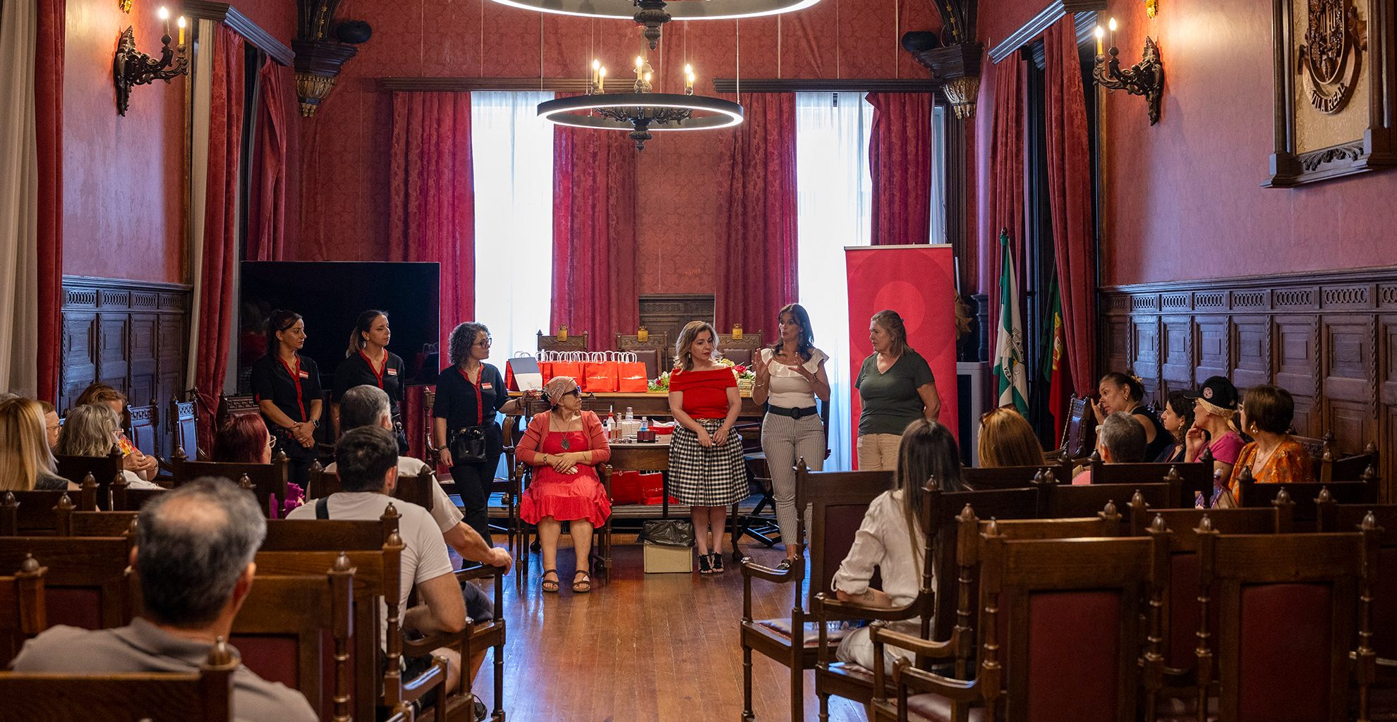 OFICINA DE ESTÉTICA PROMOVE AUTOESTIMA DE MULHERES COM DOENÇA ONCOLÓGICA EM VILA REAL